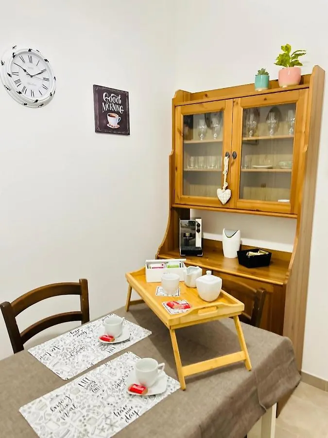 Da Mauro & Michela 1 - Cozy Apartment - 5 Min Metro C Roma Italia