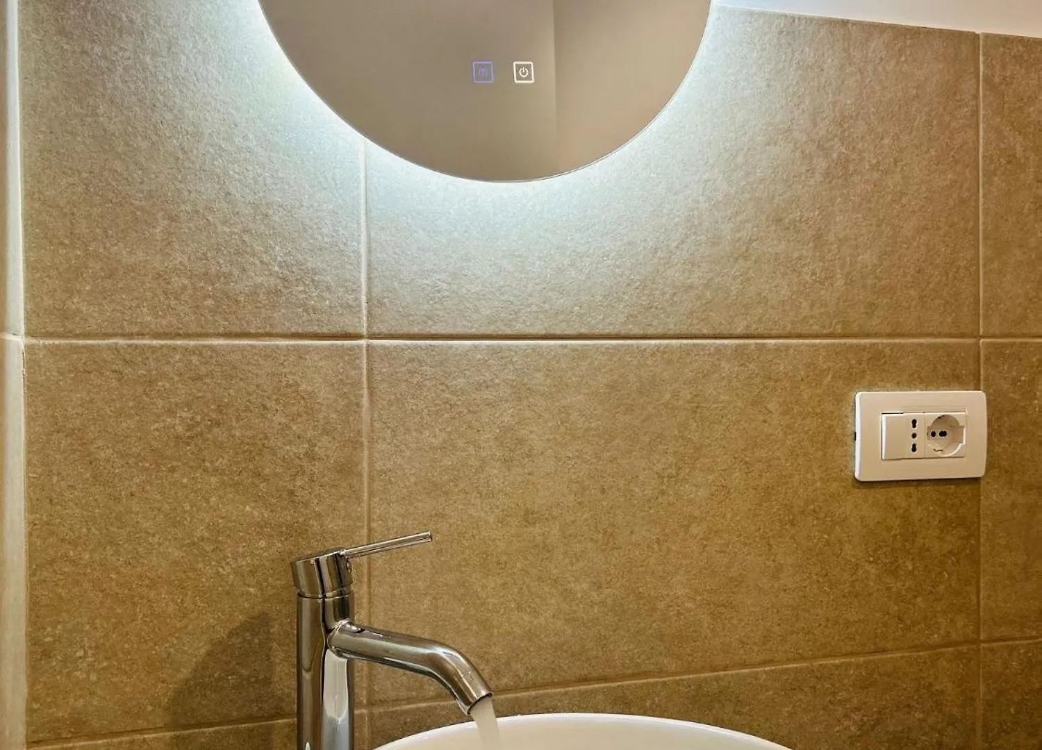 Da Mauro & Michela 1 - Cozy Apartment - 5 Min Metro C Roma